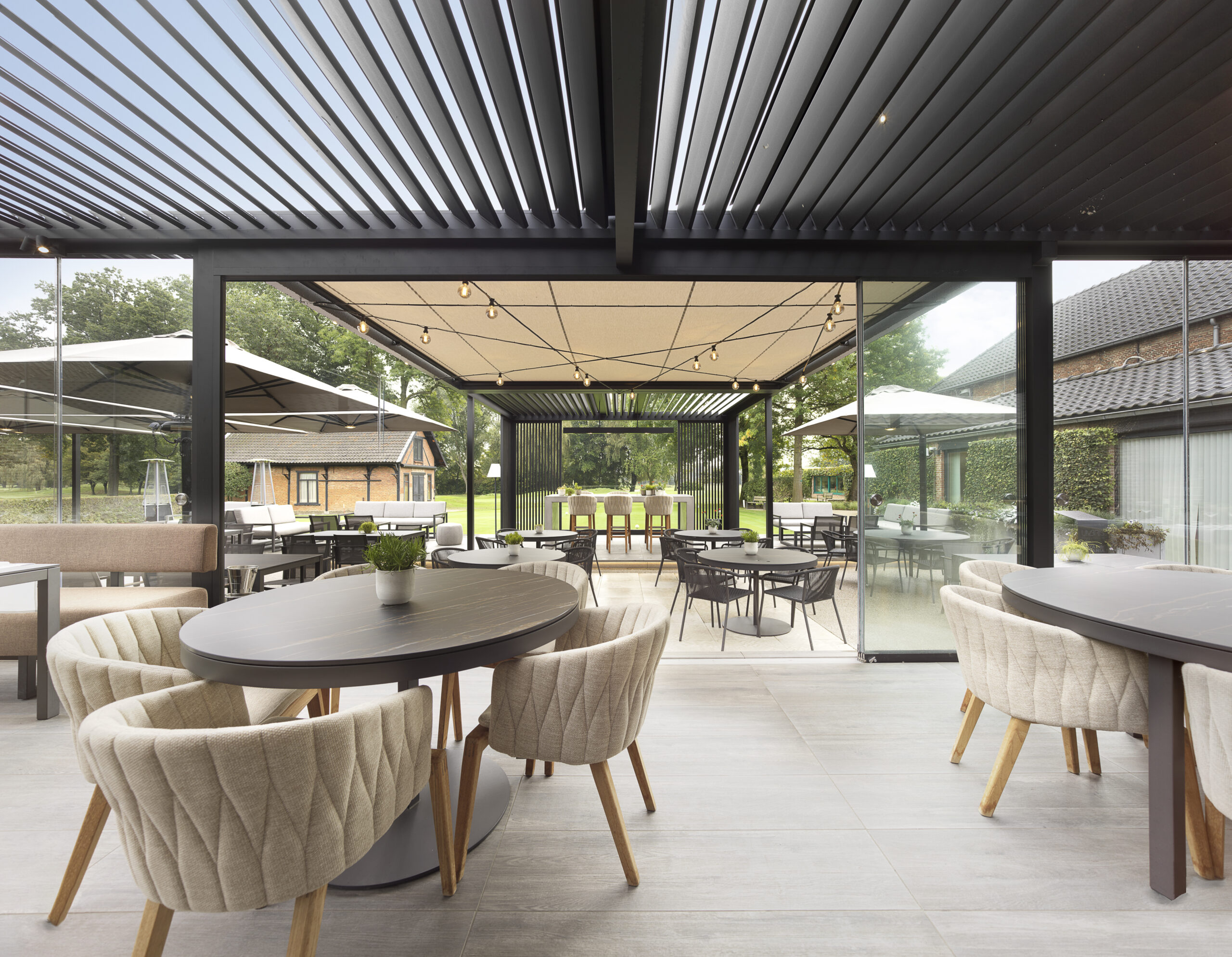 krullung-legyen-minden-belvarosi-irodahaz-tetejen-tetoterasz