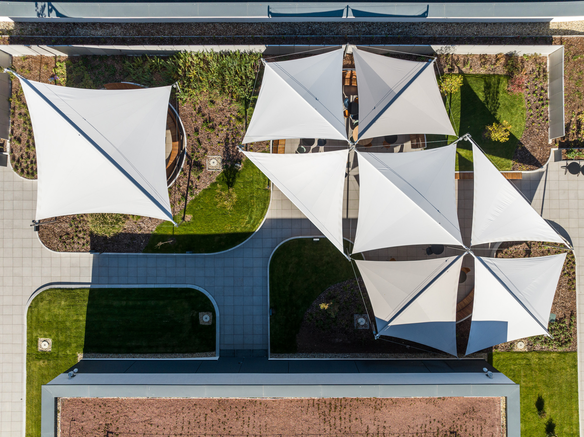 krullung-legyen-minden-belvarosi-irodahaz-tetejen-tetoterasz