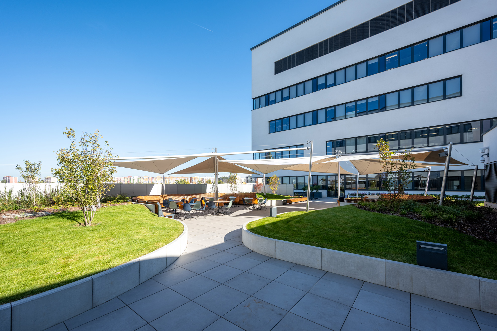 krullung-legyen-minden-belvarosi-irodahaz-tetejen-tetoterasz