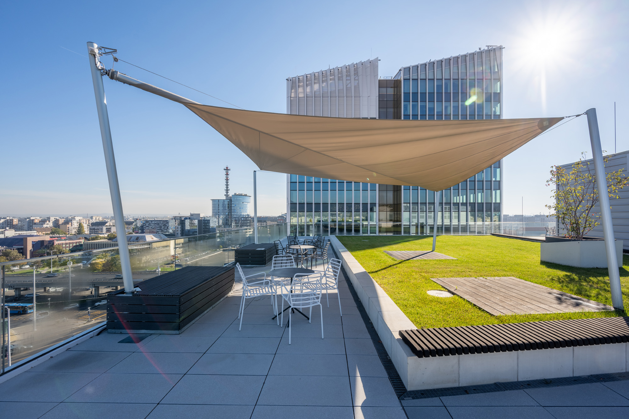 krullung-legyen-minden-belvarosi-irodahaz-tetejen-tetoterasz