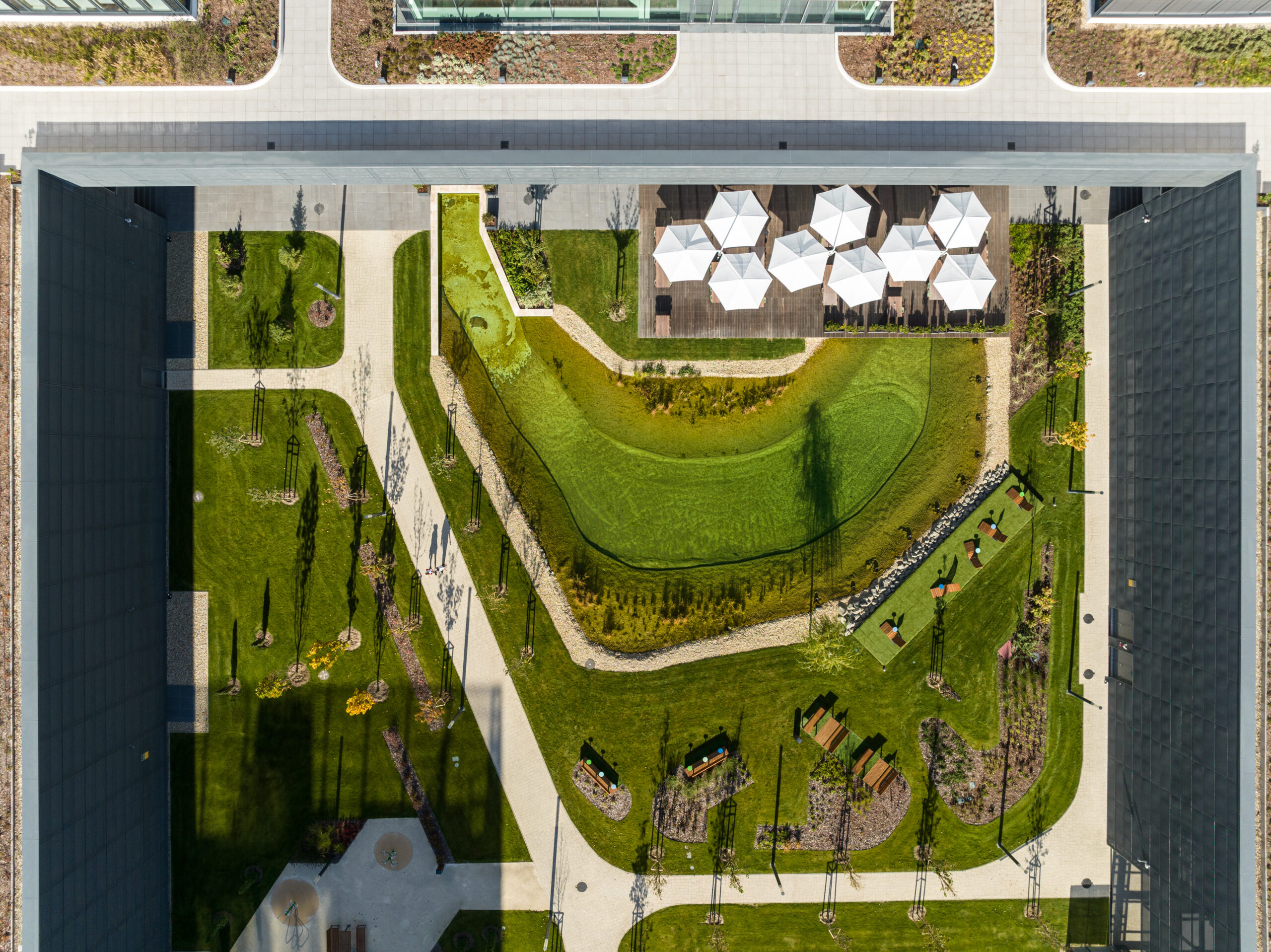 krullung-legyen-minden-belvarosi-irodahaz-tetejen-tetoterasz