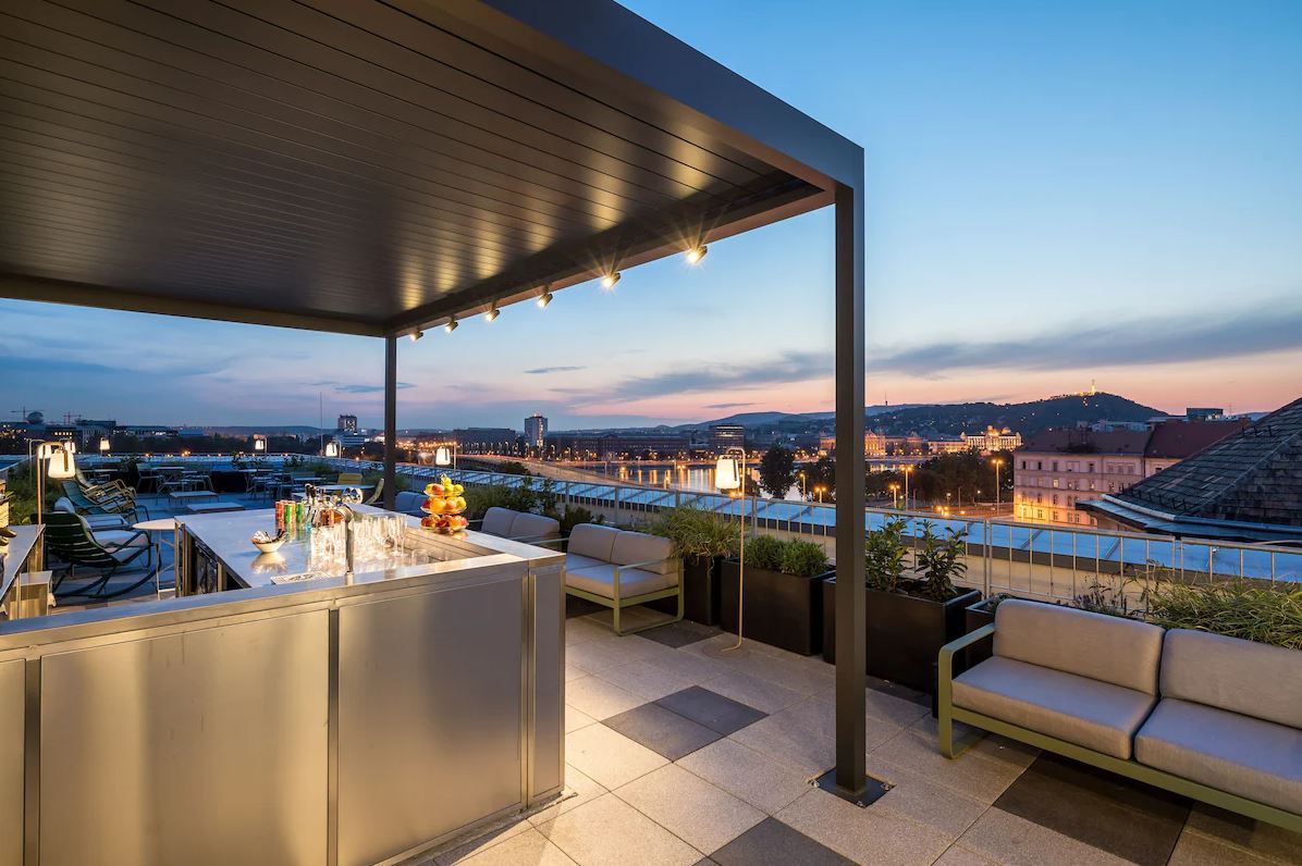 krullung-legyen-minden-belvarosi-irodahaz-tetejen-tetoterasz