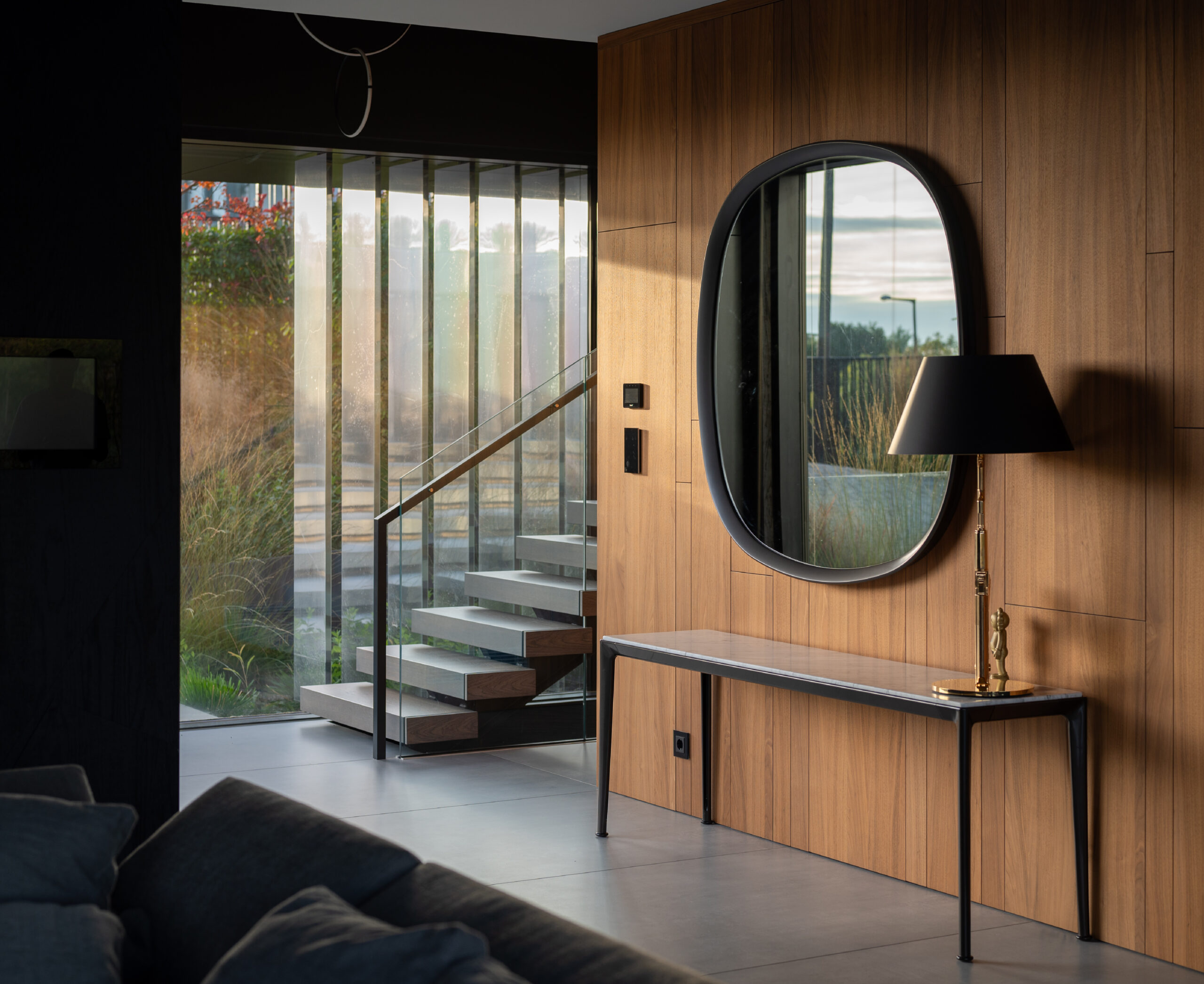 Építészet, design és mérnöki precizitás: Videón a törökbálinti BB58 villa