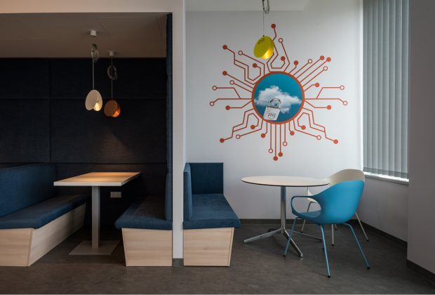 Krullung_Graphisoft_SAP_Szalagfuggony2